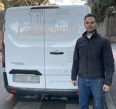 David En el año 2014, se incorpora a la empresa David Gonzalez Molina, hijo de Mariano. En la actualidad, Castellreform sigue especializado en la reforma integral, además se encarga del mantenimiento de más de 40 comunidades de propietarios, mostrando eficiencia y profesionalidad. Contamos con la confianza de clientes en las comarcas del Baix Llobregat, Alt i Baix Penedés y Garraf. 3 generaciones de albañiles nos avalan.